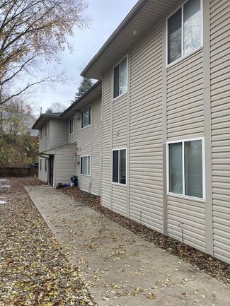 800 State St, Guthrie Center, IA 50115