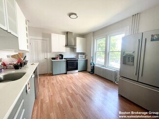 158 Boston St Unit 1, Boston, MA 02125