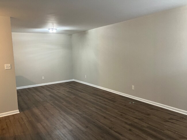 152 Bertram Dr unit G, Yorkville, IL 60560 - photo 2