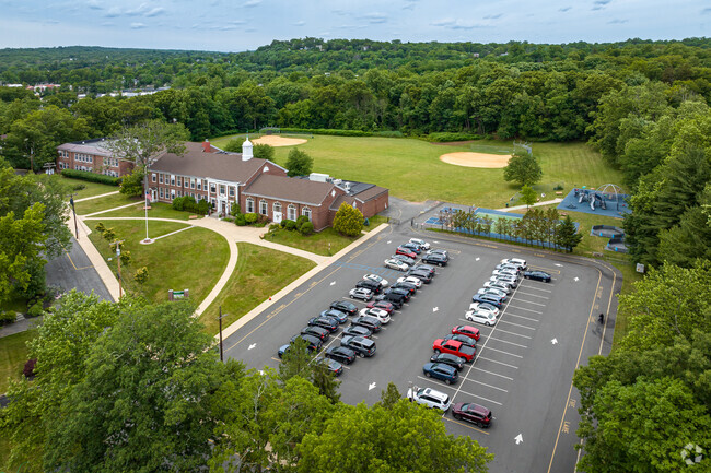 An aerial view of the campus at Glenwood Elementary School, Short Hills, NJ.