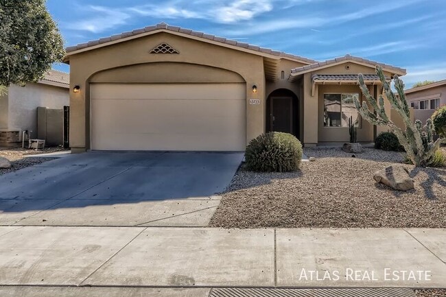 13723 W Maui Ln, Surprise, AZ 85379 - photo 4