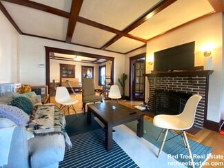 17 Cufflin St Unit 1, Boston, MA 02135