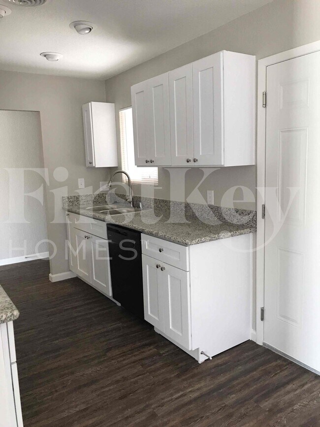 5904 Jerry Dr, Las Vegas, NV 89108 - photo 7