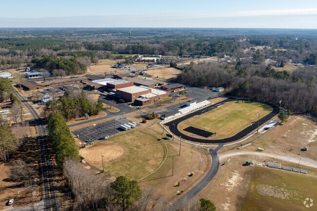 Bunn High School in Bunn, NC gets a B- score on Niche.Com.