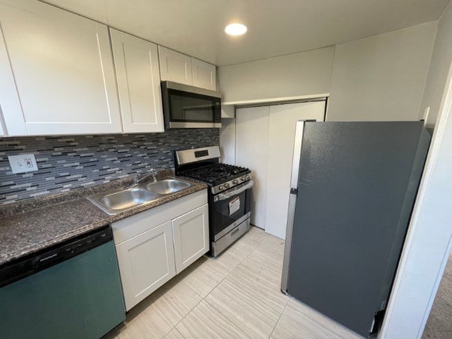 2814 Keating St, Temple Hills, MD 20748 - photo 2