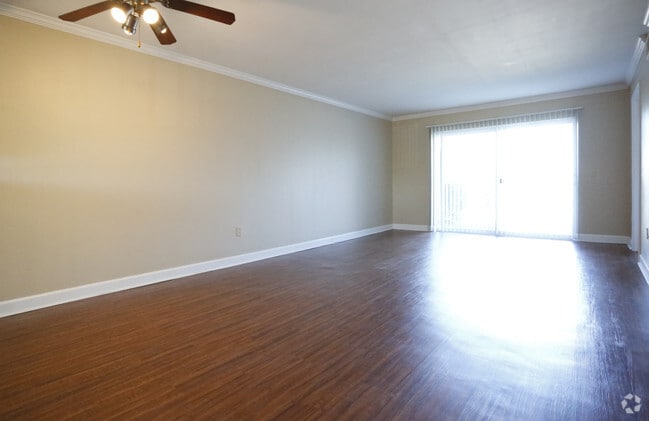 Clipper 2BR/2BATH-987SF