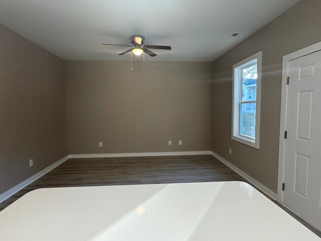 1321 Camden Rd unit 1, Fayetteville, NC 28306 - photo 4