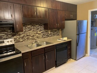 120 N Lake Dr, Jonesboro, GA 30236