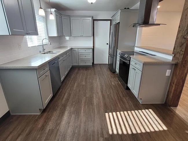 36745 Vista Del Lago St, Palmdale, CA 93551 - photo 7