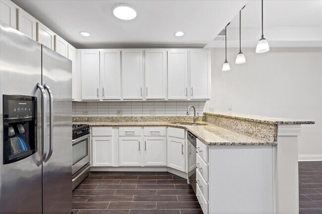 4906 N Whipple St unit G, Chicago, IL 60625 - photo 2