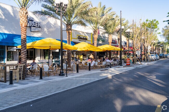 Outdoor dining in Downtown Hollywood is within walking distance from Parkside.