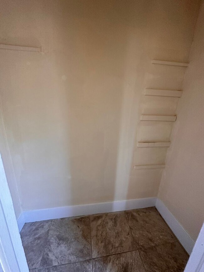 12-14-14 St Louis St unit 14 Saint Louis - Apt, Burlington, VT 05401 - photo 6