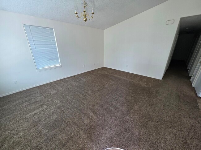 166 College St S, Monmouth, OR 97361 - photo 2