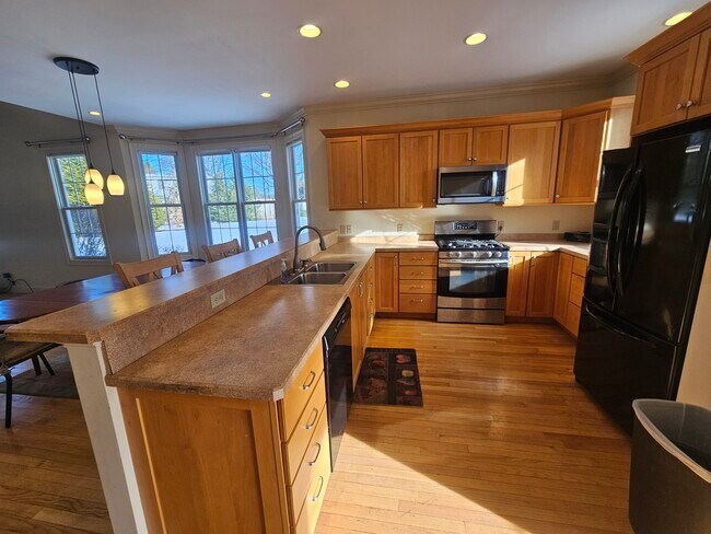 359 Main St, Easthampton, MA 01027 - photo 7