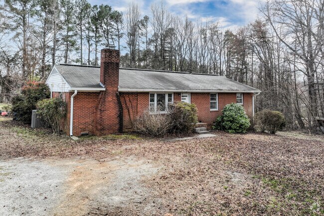 You will find ranch homes on large lots within the city of Summerfield.