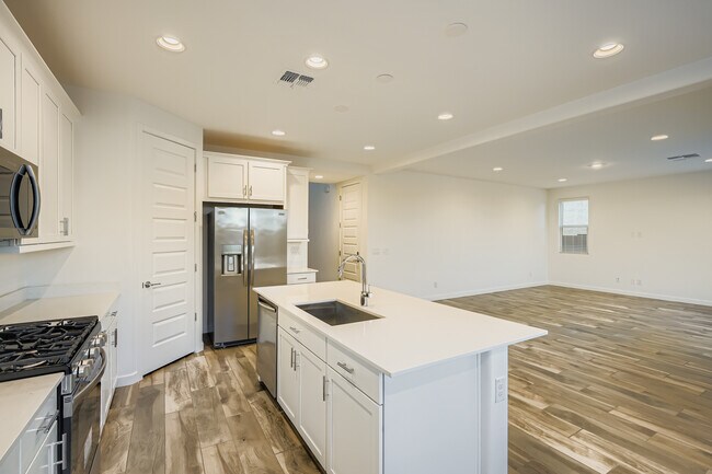 8331 E Petunia Ave, Mesa, AZ 85212 - photo 6