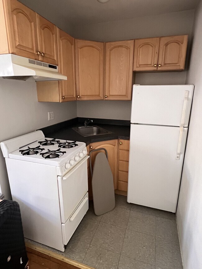 26 Fenway unit 4, Boston, MA 02215 - photo 2