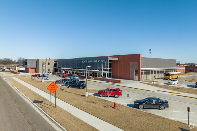 Wonder Junior High educates around 317 students.