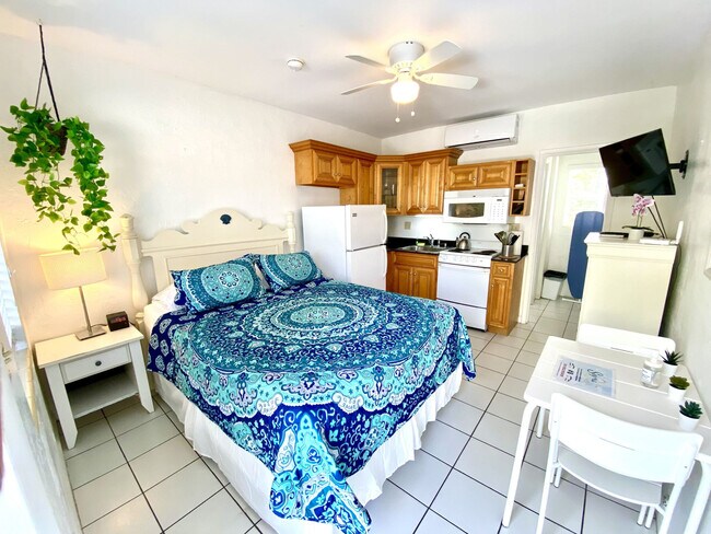 322 Oregon St unit FL2-ID1034664P, Hollywood, FL 33019 - photo 5