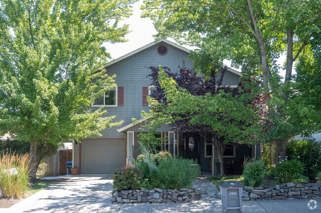 There are plenty of two-story homes in Central Ashland.