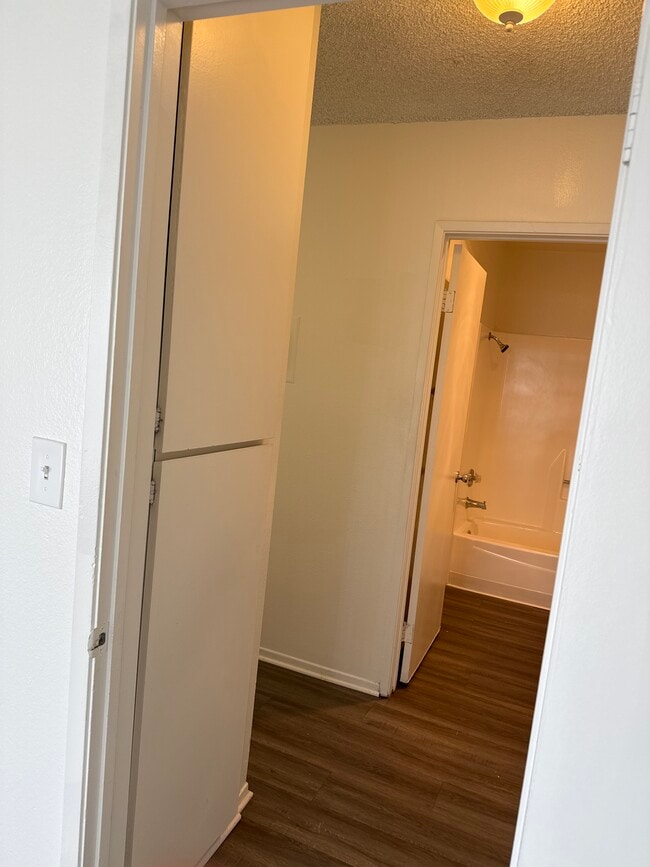 14106 Cerise Ave unit 3, Hawthorne, CA 90250 - photo 6