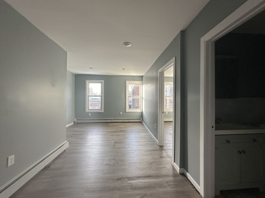 105 William St unit 2, Newburgh, NY 12550 - photo 1