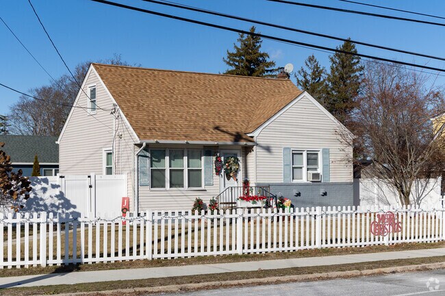 Cute Cape Cod homes are a very common sight in Bay Shore.