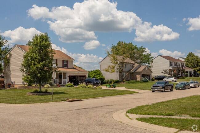 Large homes line the streets of Pleasant Run.