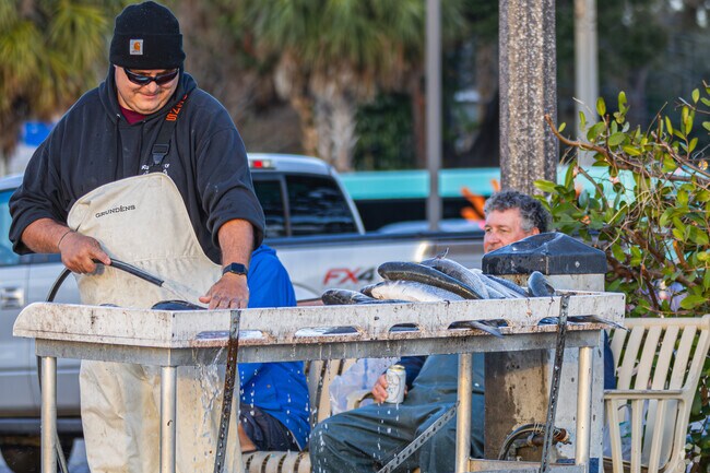 The Riverside Boat Ramp's wash station makes for convenient cleaning of your catch in Palmetto.