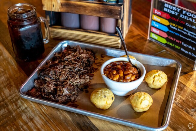Near Arcadia, Woodchips offers a variety of homemade barbecue items.
