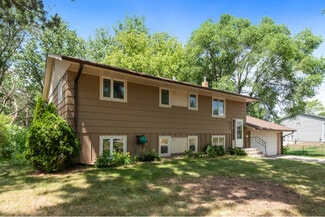 968 Gershwin Ave N, Oakdale, MN 55128