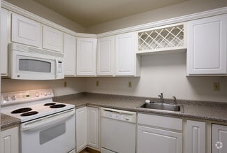 2 Railroad Ave, South Berwick, ME 03908