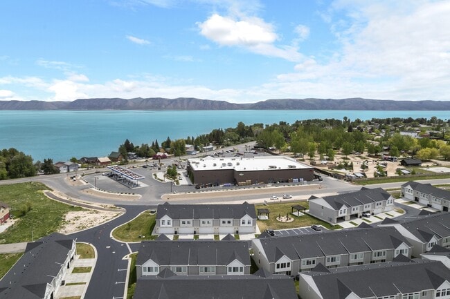 569 N Richland Valley St, Garden City, UT 84028 - photo 7