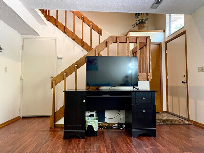 1469 Rydalmount Rd unit ID1061219P, Cleveland, OH 44118 - photo 4