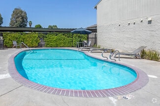 315 W Alamos Ave, Clovis, CA 93612