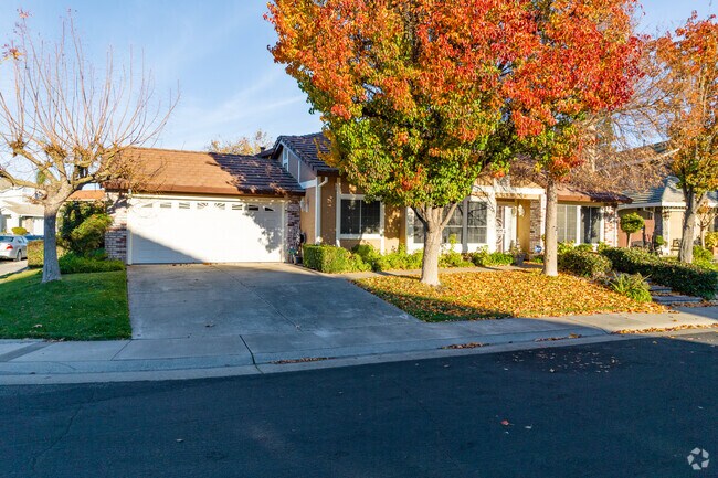 Find your dream home in Laguna of Elk Grove, CA.