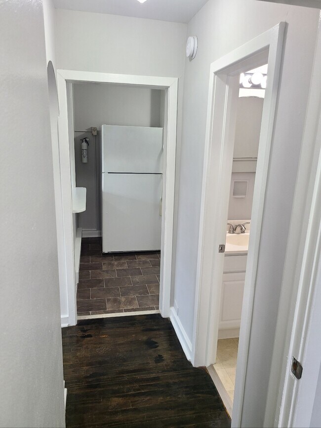 909 W Burke St unit 2, Martinsburg, WV 25401 - photo 7