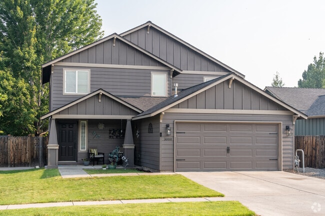 Modern Craftsman homes can be seen around Mountain View.