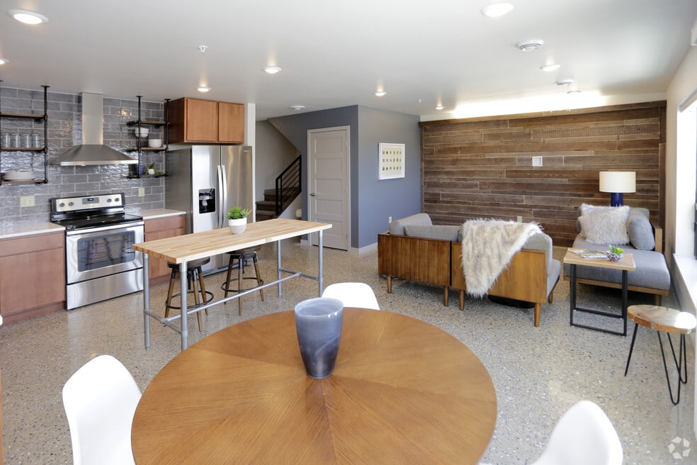 Sheyenne Plaza, West Fargo, ND 58078 - photo 1