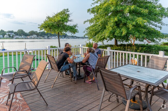 Q River Grill is great for family dining with a view of the river in Quinnipiac Meadows.