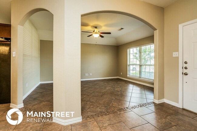 7664 Hollow Point Dr, Fort Worth, TX 76123 - photo 3