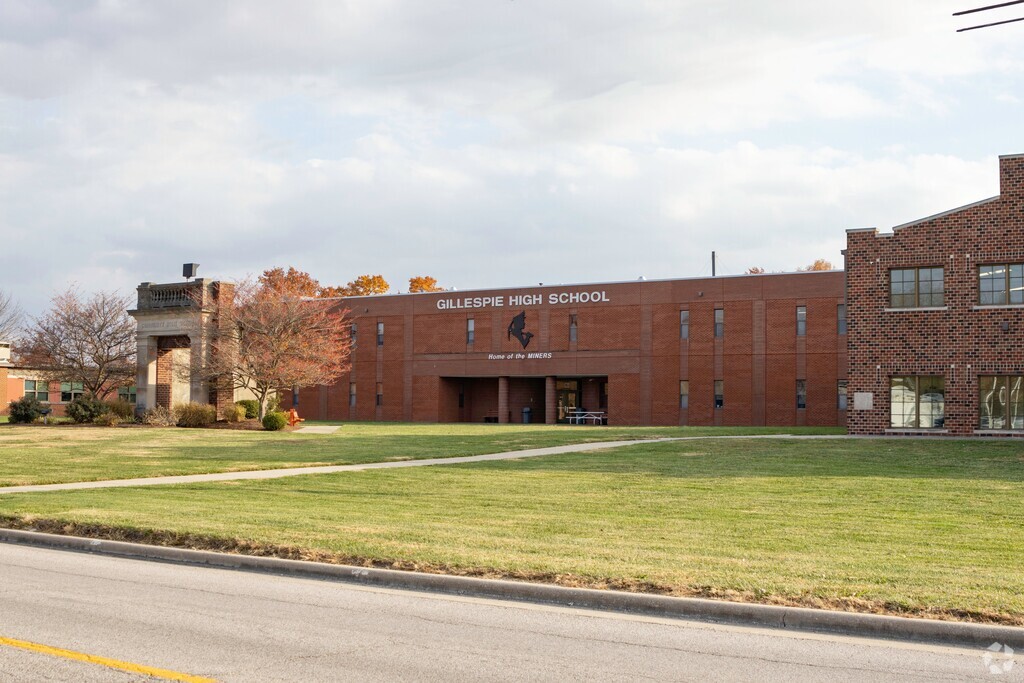 Gillespie High School serves students in the Macoupin County community.