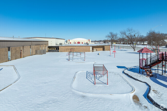 Kids can participate in a variety of competitive athletic programs at Dewey Elementary school .