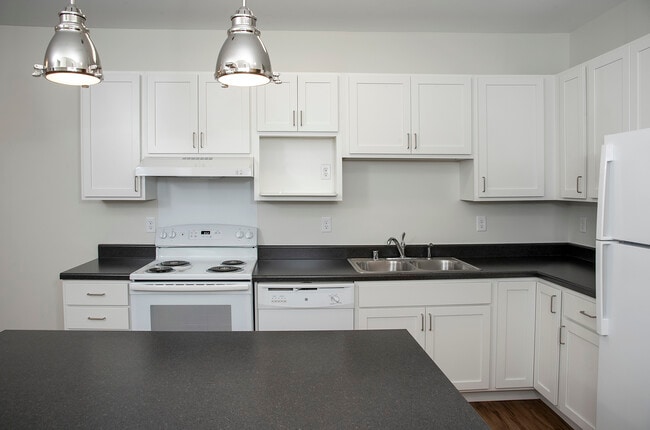 Hook and Ladder Apartments, Minneapolis, MN 55418 - photo 6