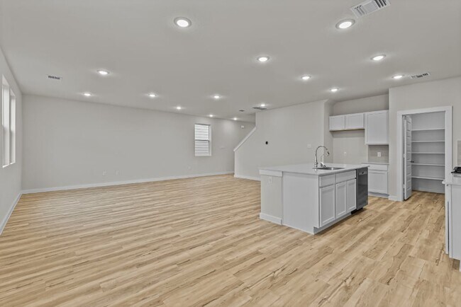 10731 Fairchild Way, Converse, TX 78109 - photo 7