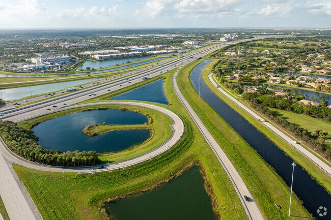 Isles At Weston has a direct access from the Interstate I-95.
