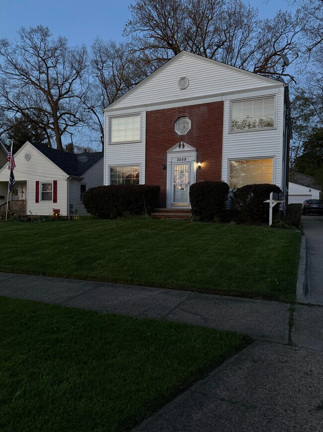 2059 12th St unit Upstairs Unit, Cuyahoga Falls, OH 44223 - photo 2