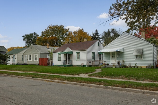 East Side Community in Fort Wayne has beautiful bungalow style homes.