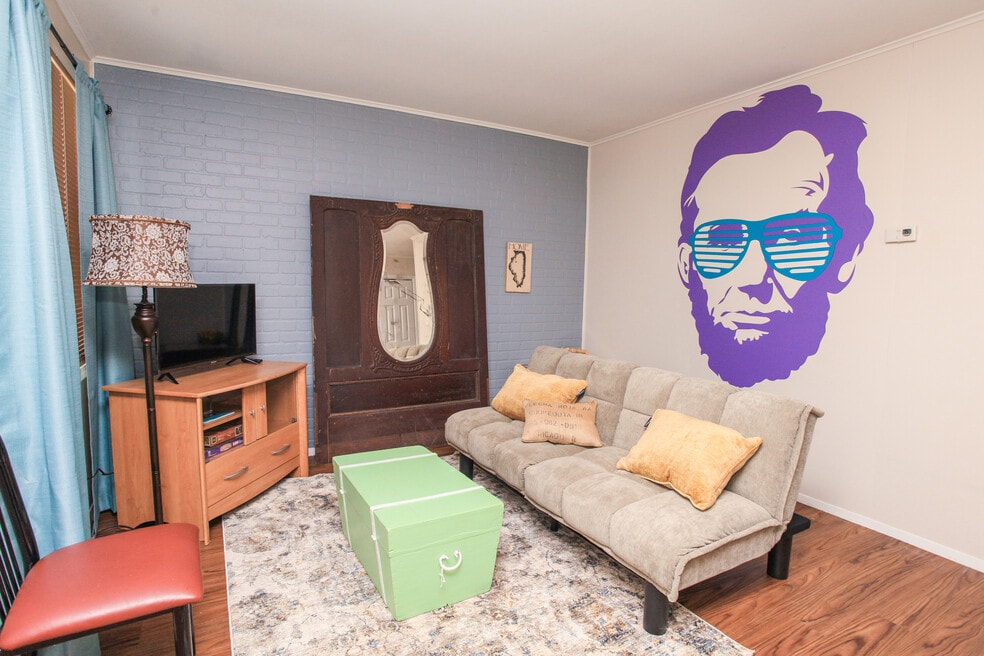 1025 N Jefferson St unit 1025 N. Jefferson, Lincoln, IL 62656 - photo 1