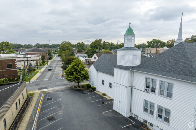 Grace Christian Academy in Merrick has 161 students with a ratio of 6:1.